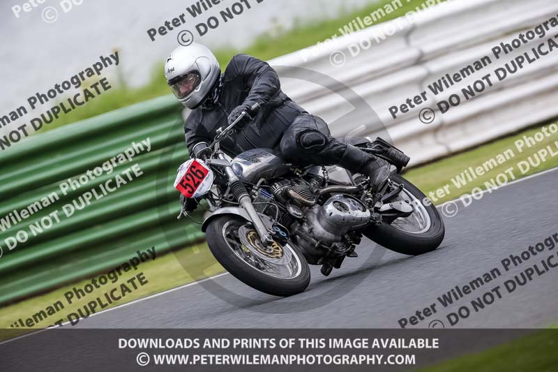 Vintage motorcycle club;eventdigitalimages;mallory park;mallory park trackday photographs;no limits trackdays;peter wileman photography;trackday digital images;trackday photos;vmcc festival 1000 bikes photographs